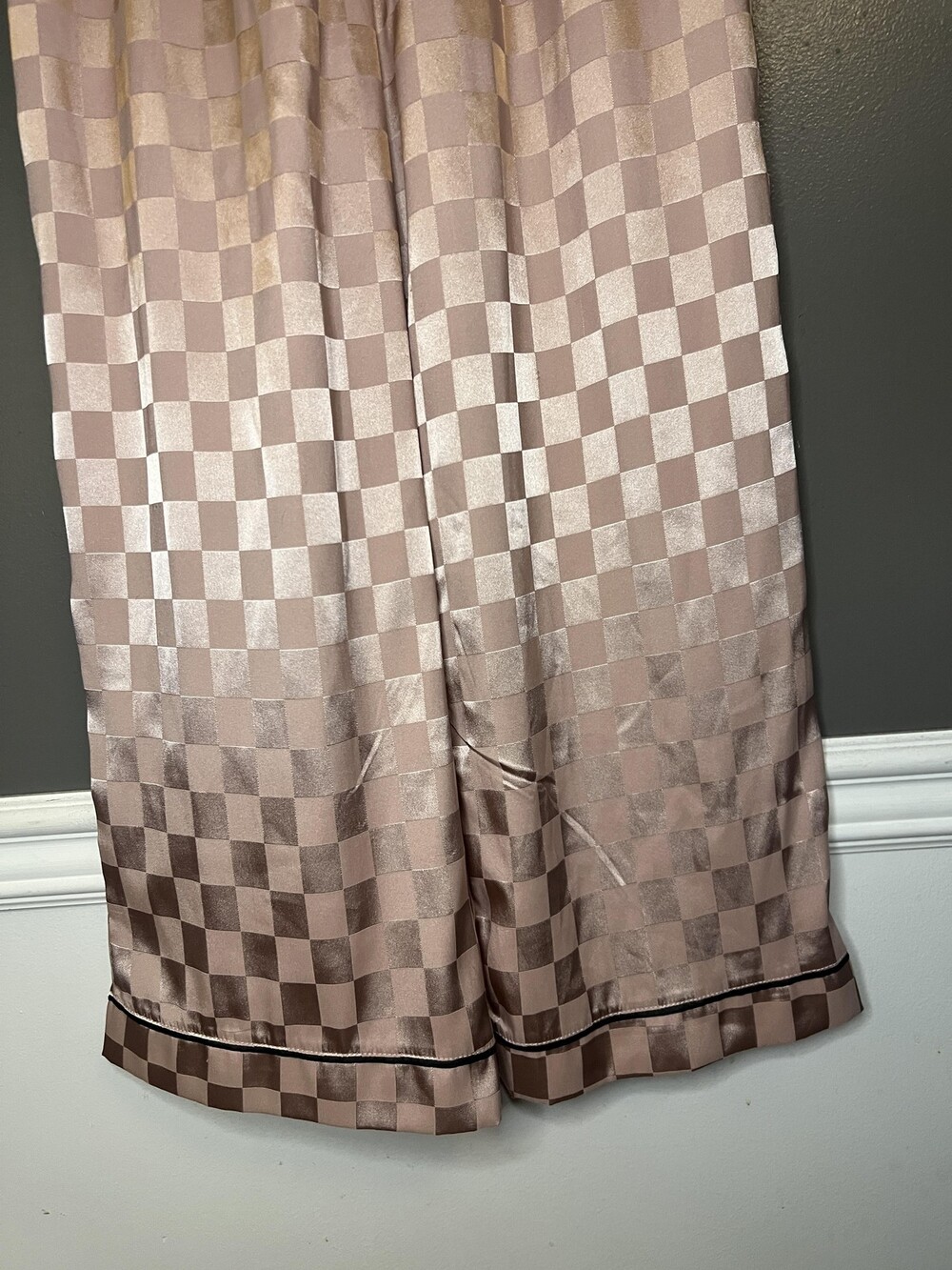 BCBGMAXAZRIA Pajama Set Womens Large Pink Satin Checkered Lounge Sleepwear - Picture 10 of 15